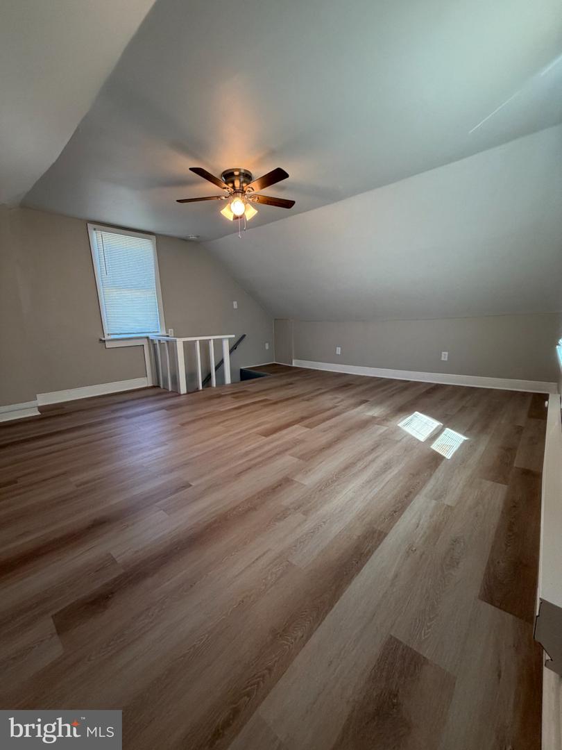 4709 Mercer St Property Photo 17