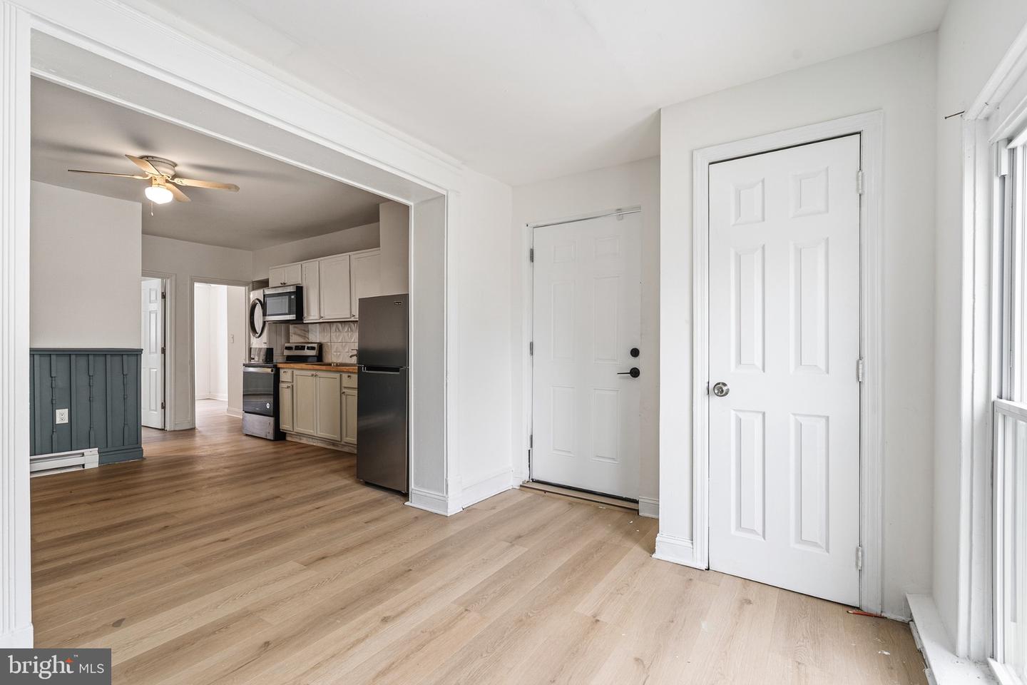 5957 Belmar St Property Photo 6