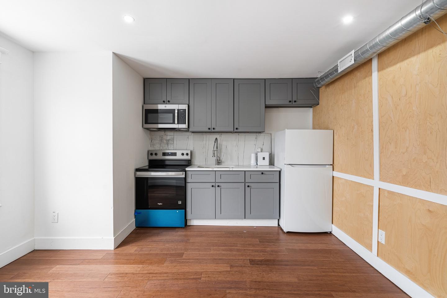 5957 Belmar St Property Photo 19