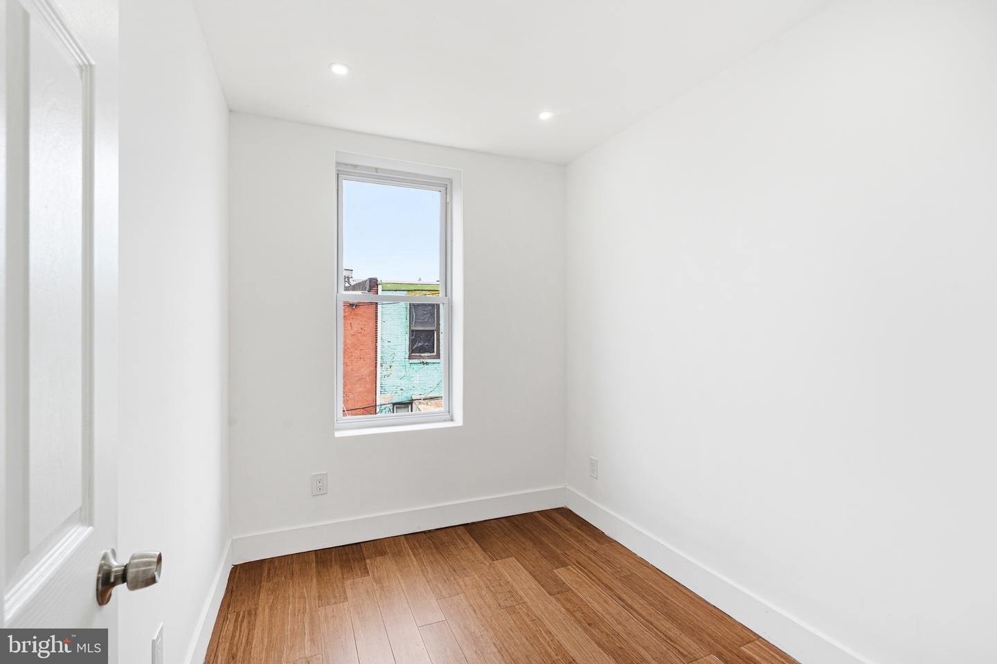 5957 Belmar St Property Photo 24
