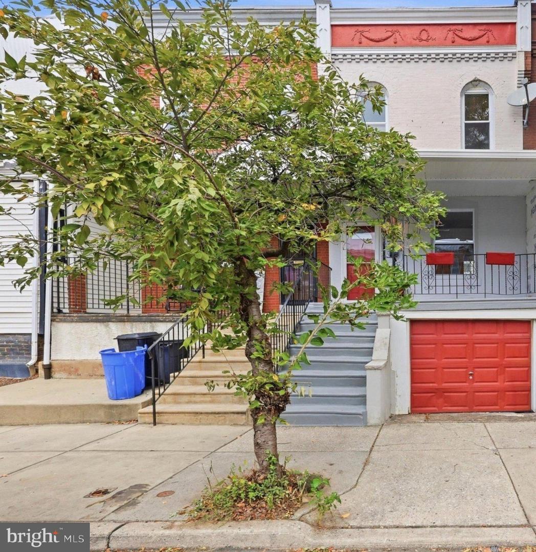 5225 Larchwood Ave Property Photo 3