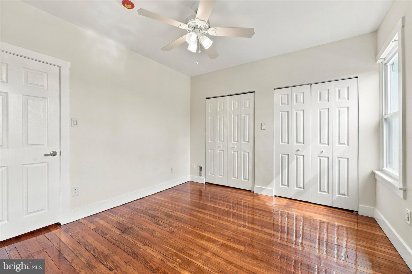 5225 Larchwood Ave Property Photo 14