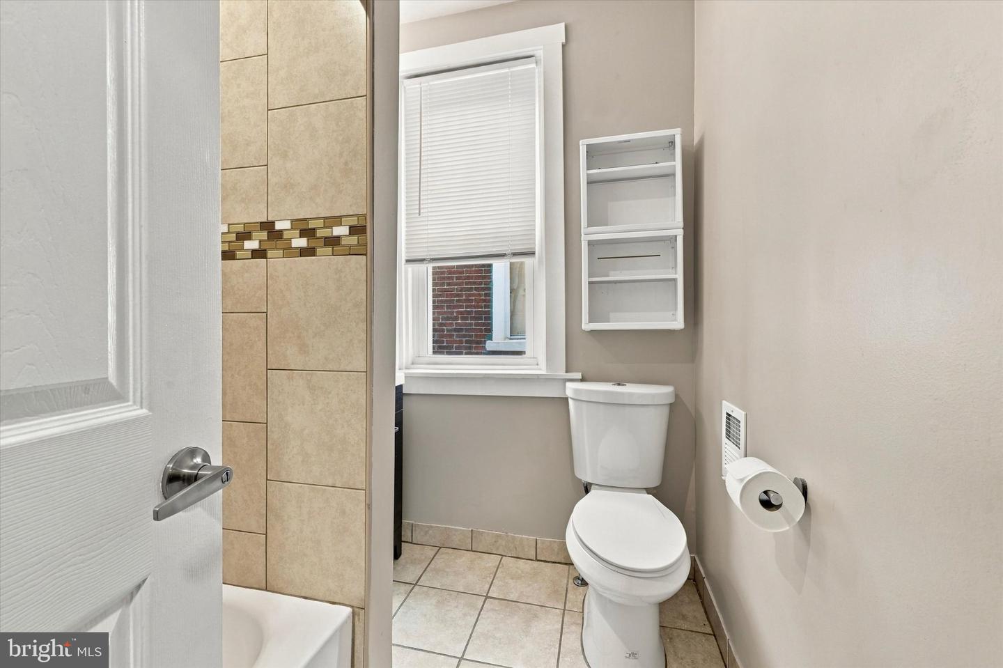 5225 Larchwood Ave Property Photo 16