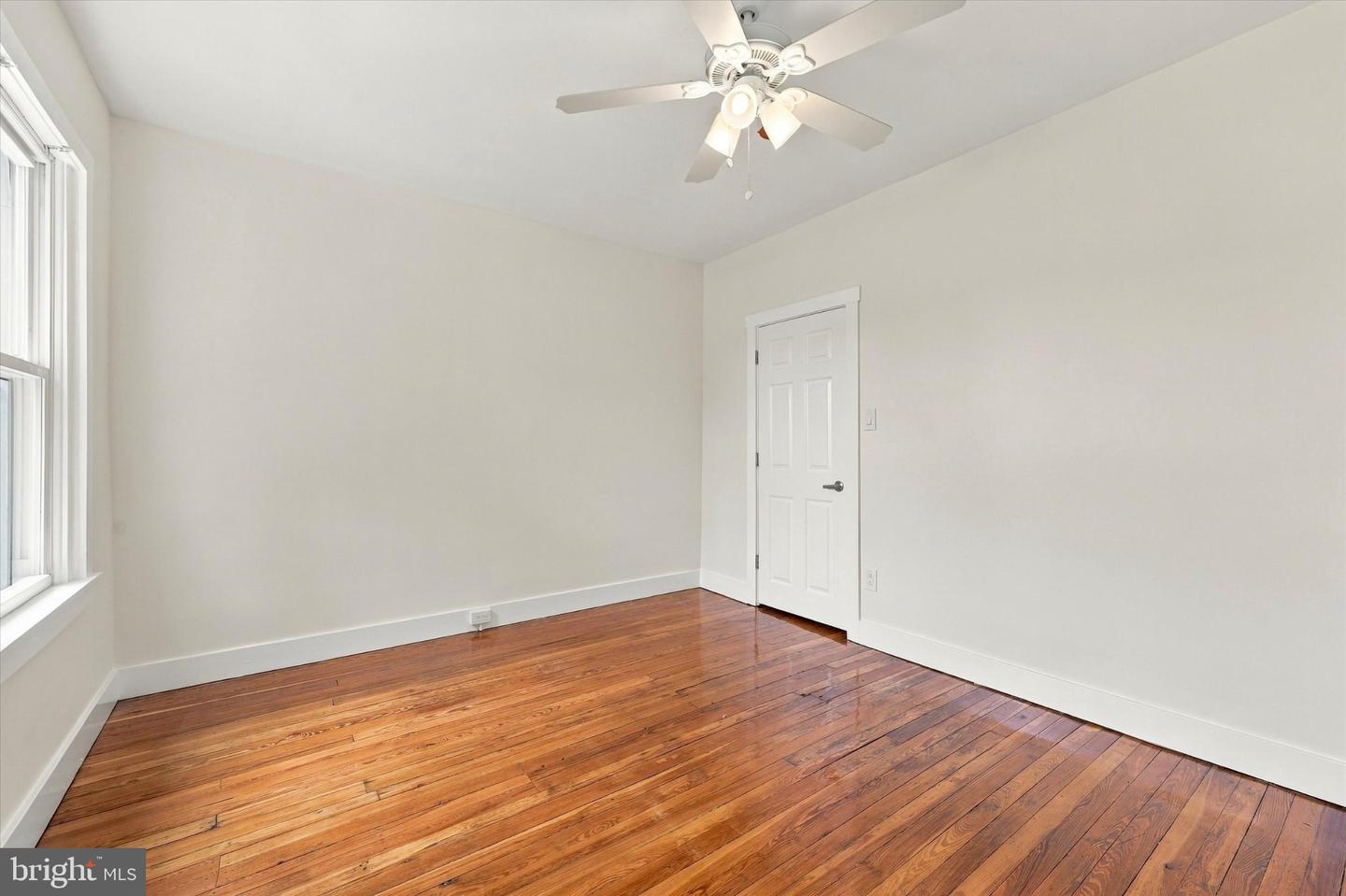 5225 Larchwood Ave Property Photo 18