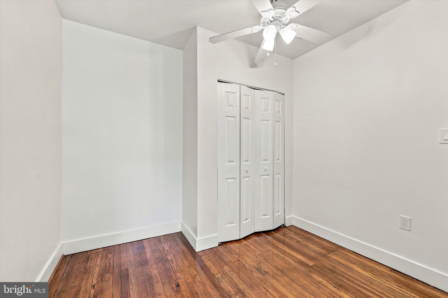 5225 Larchwood Ave Property Photo 19