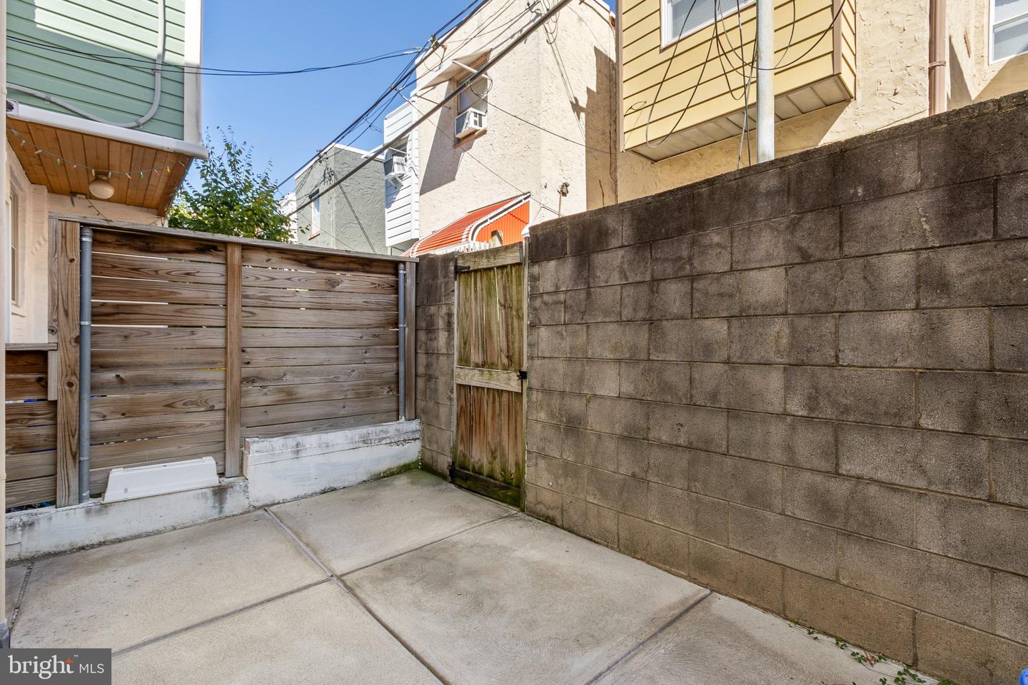 2319 S Bouvier St Property Photo 6