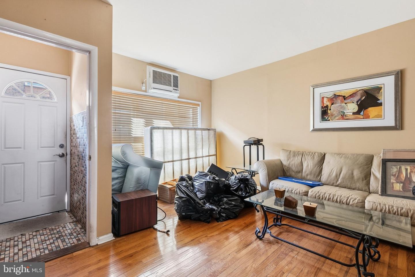 2319 S Bouvier St Property Photo 7