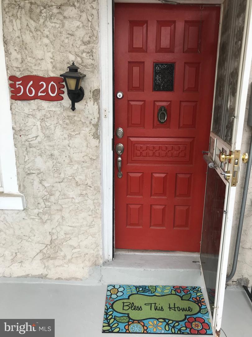 5620 Devon St Property Photo 2
