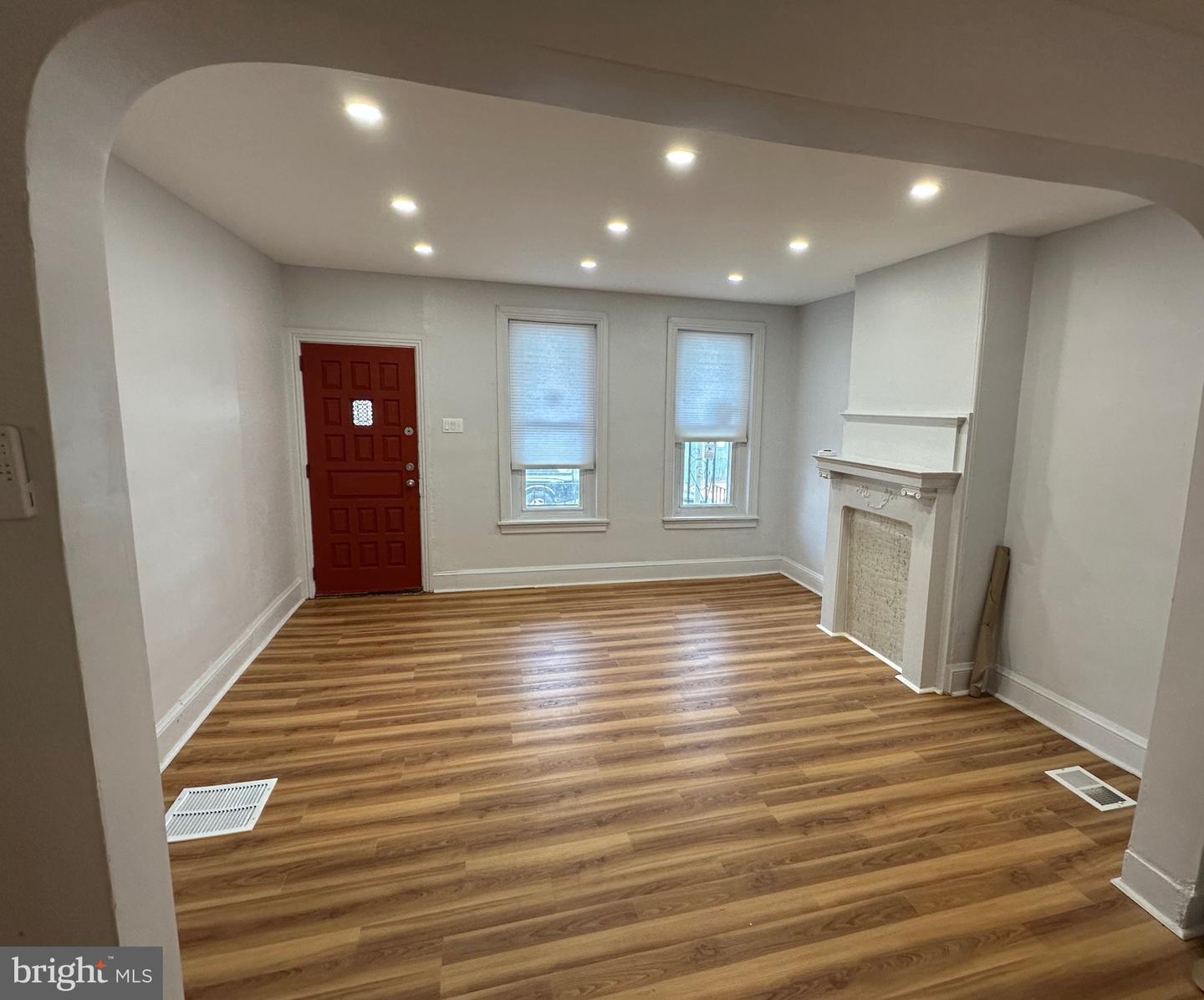 5620 Devon St Property Photo 3