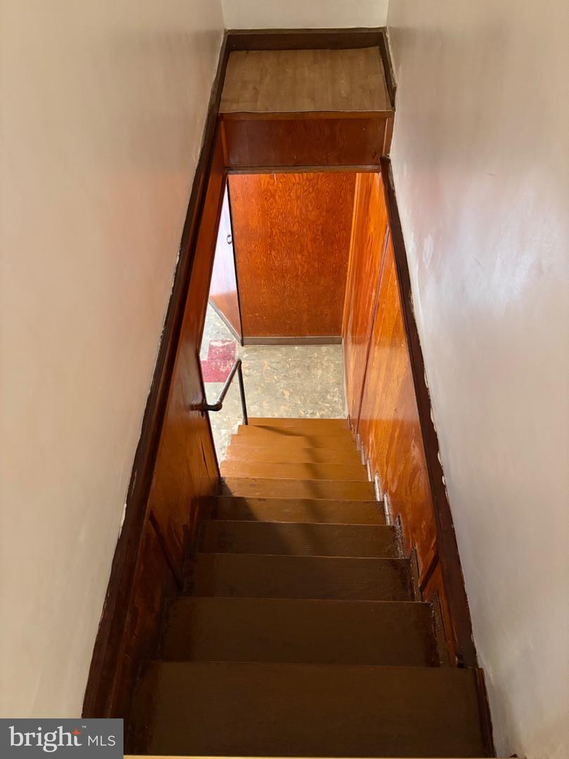 1244 Robbins St Property Photo 17