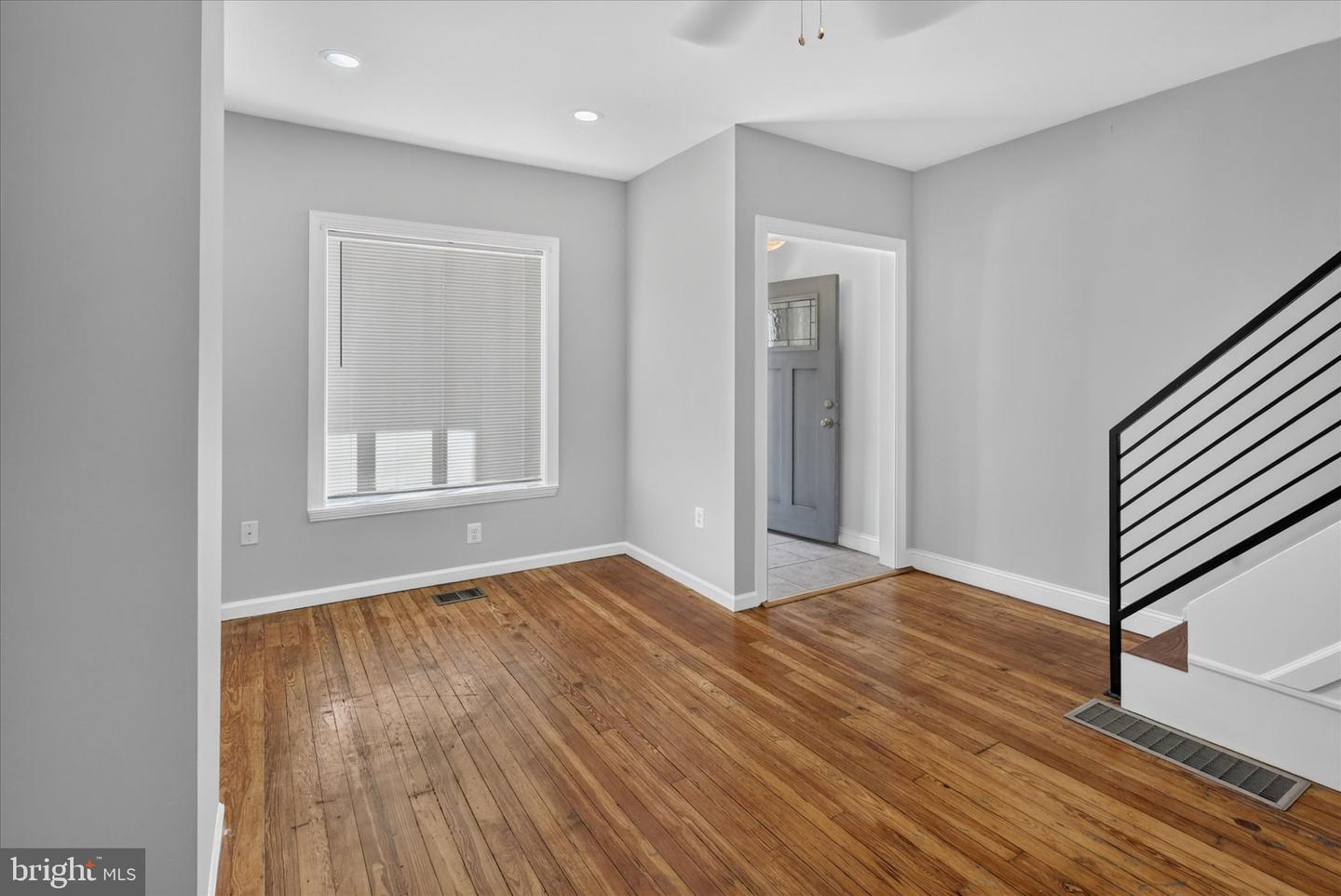 2548 E Indiana Ave Property Photo 5