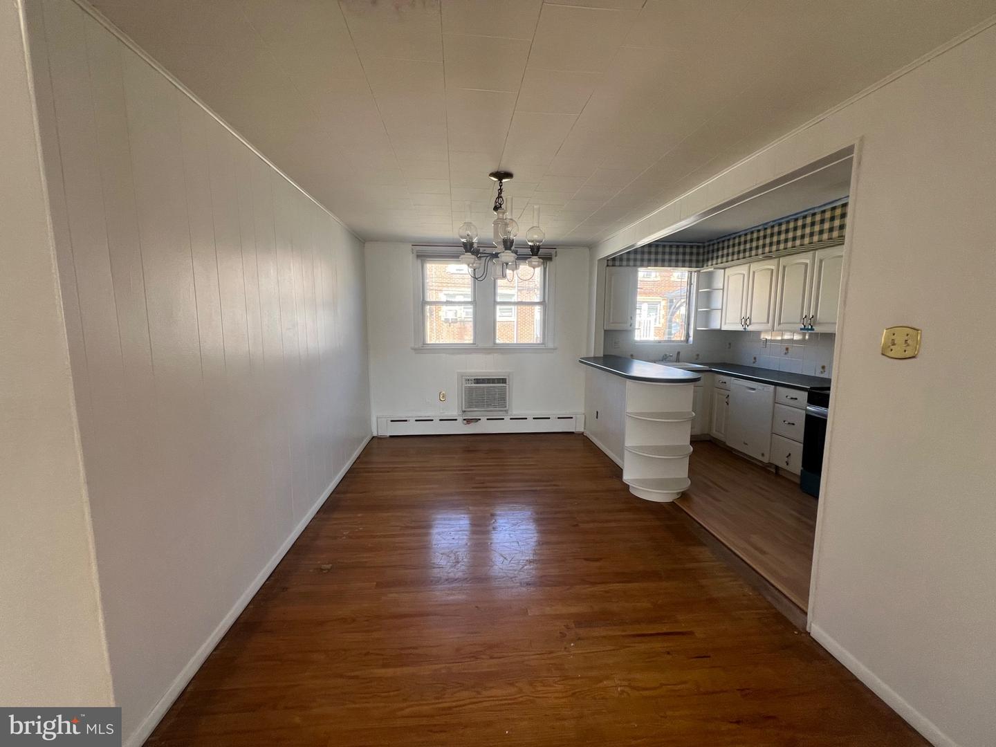 3145 WELLINGTON ST Property Photo 1