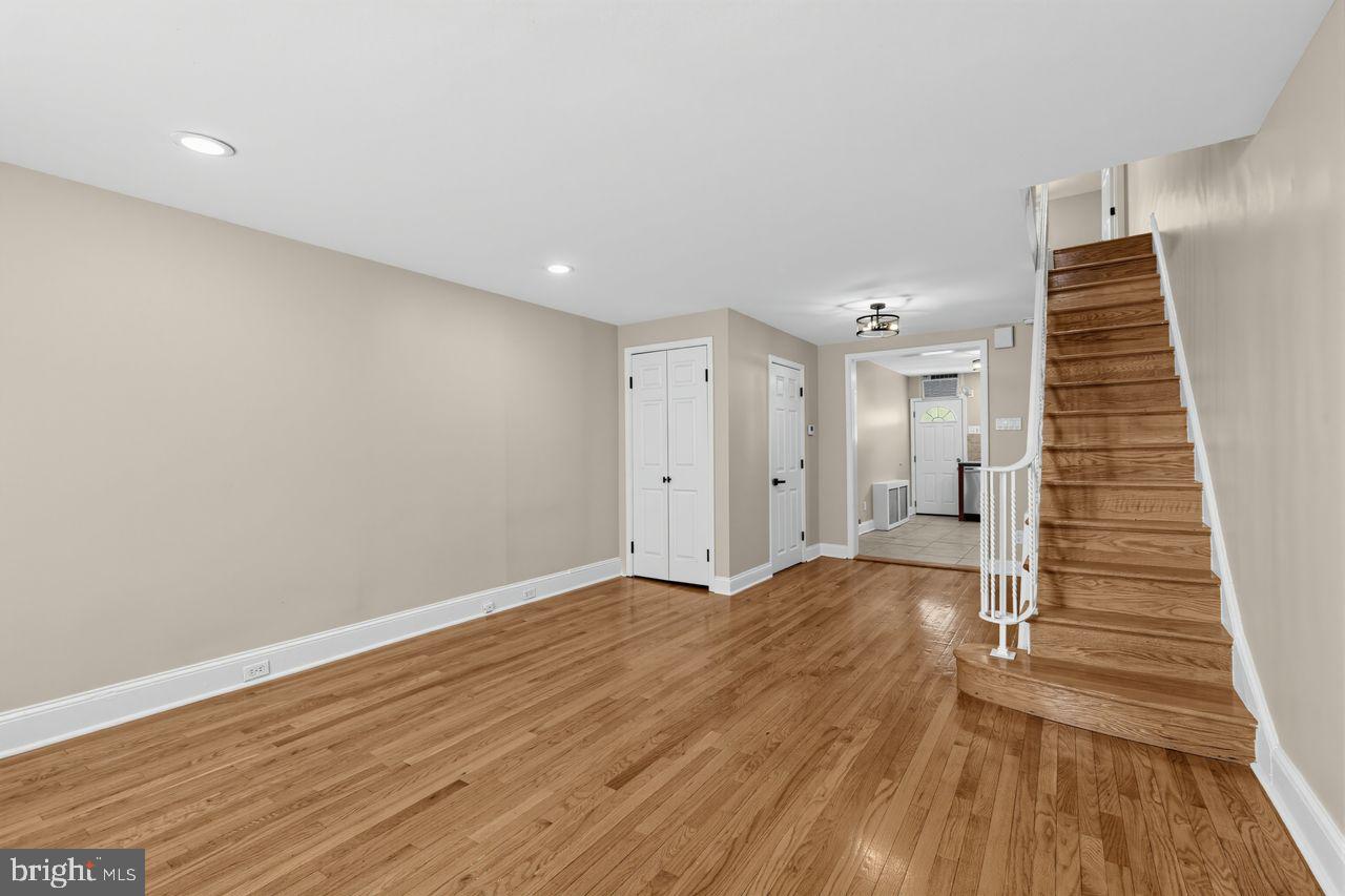 2405 S Warnock St Property Photo 2