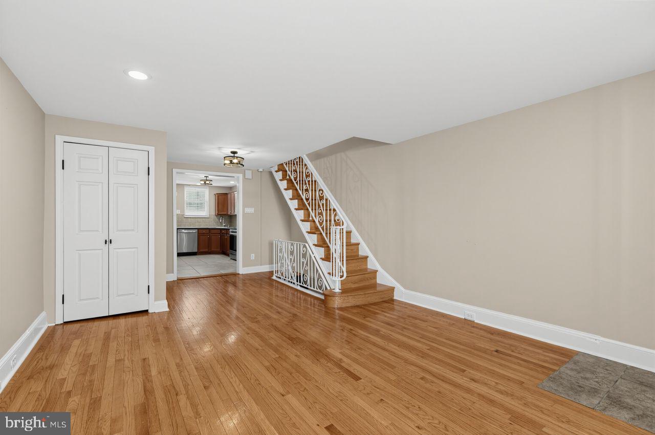2405 S Warnock St Property Photo 4