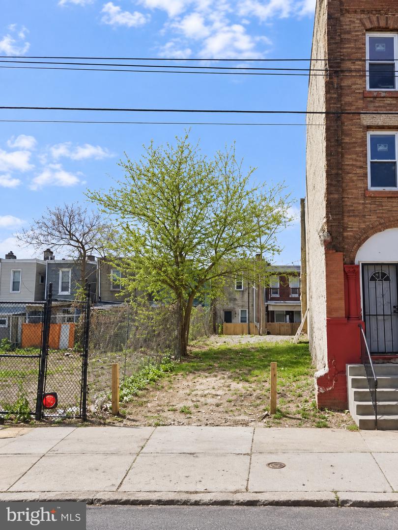 1512 W LEHIGH AVE Property Photo 1