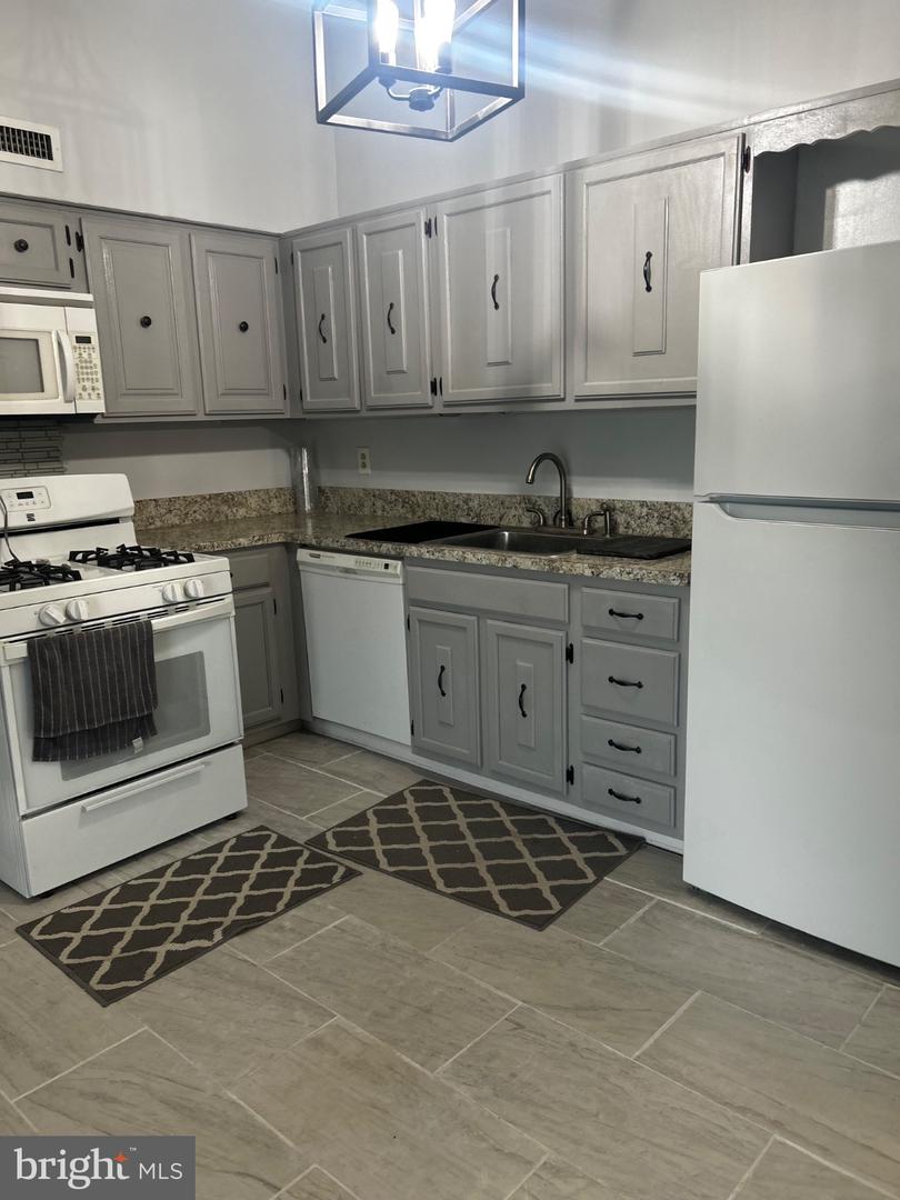 68202 Delaire Landing Rd #202 Property Photo 4