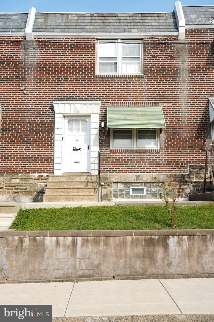 4231 Lawndale St Property Photo 1