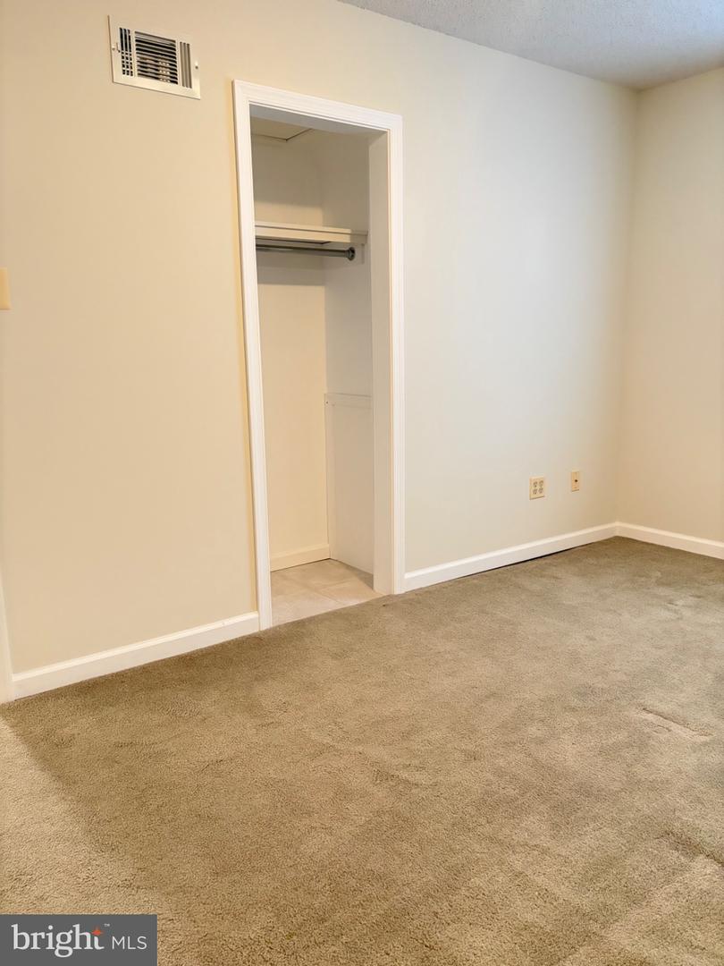 4231 Lawndale St Property Photo 9