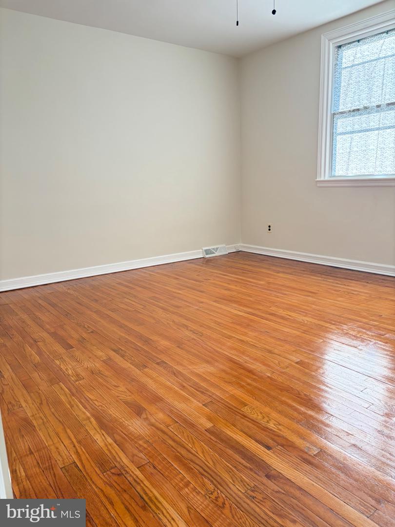 4231 Lawndale St Property Photo 10