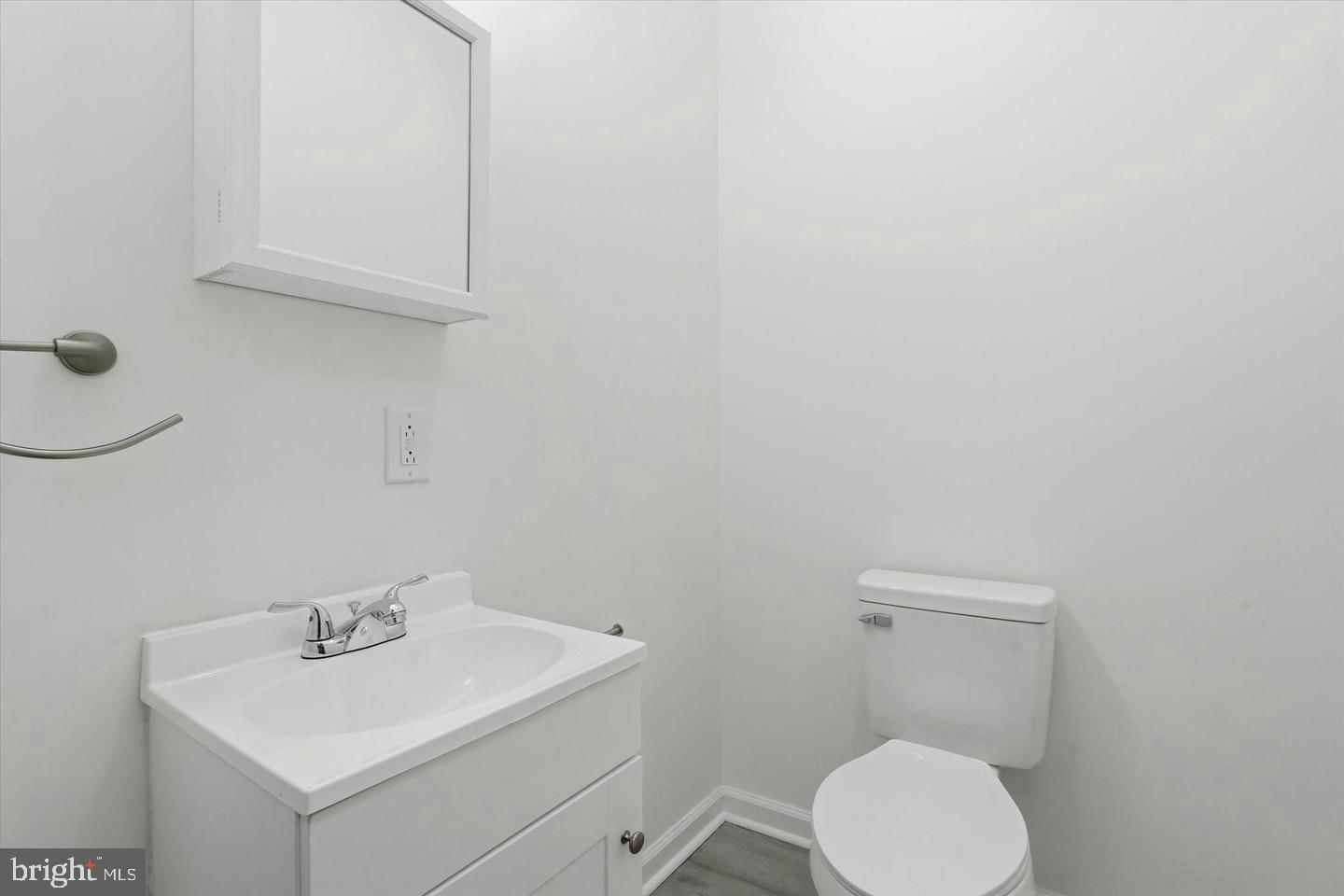 5715 Malcolm St Property Photo 13