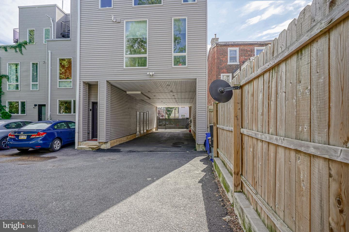 1109 Earl St #a Property Photo 3
