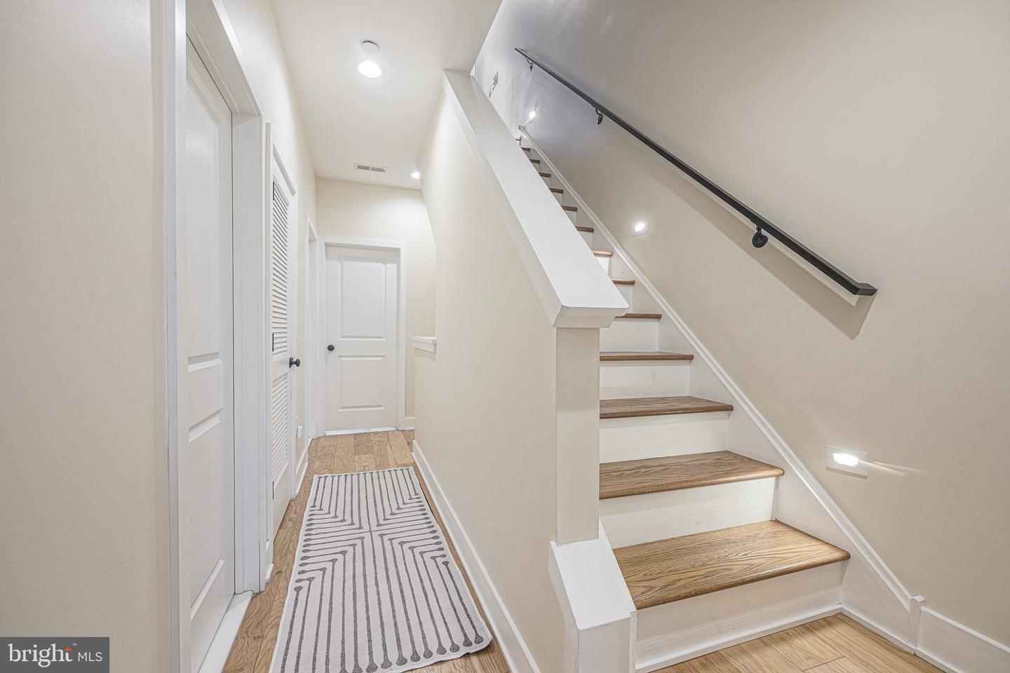 1109 Earl St #a Property Photo 33