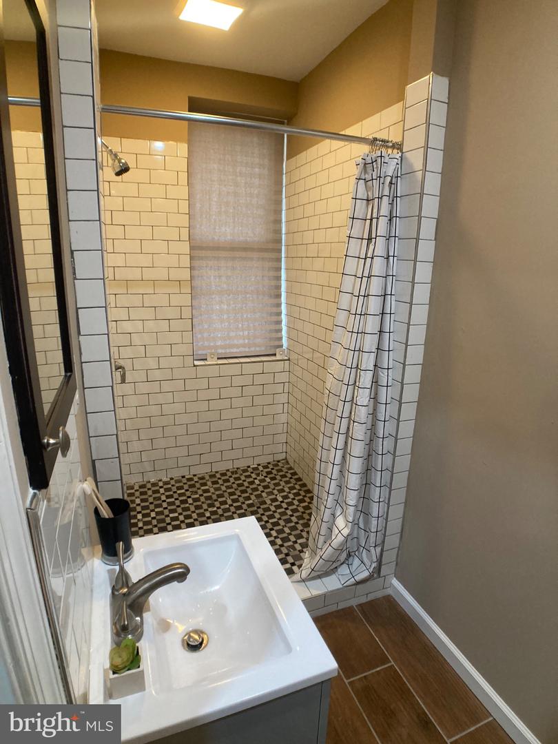 2060 E Orleans St Property Photo 5