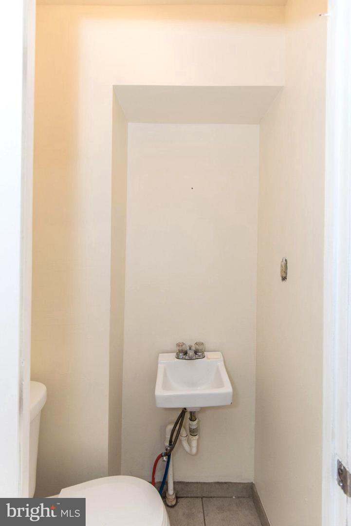 3123 Edgemont St Property Photo 12