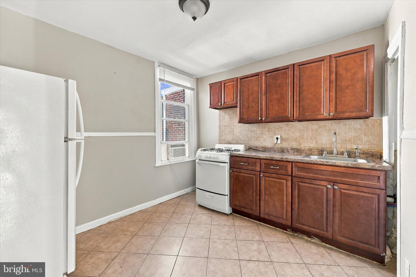 4735 Loring St Property Photo 7