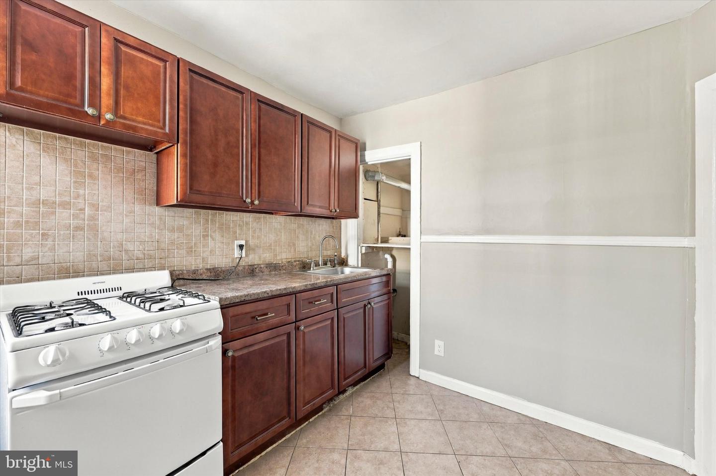 4735 Loring St Property Photo 8