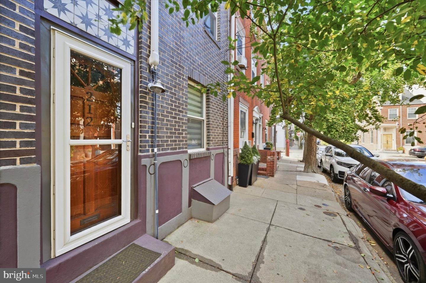 212 W Wildey St Property Photo 1