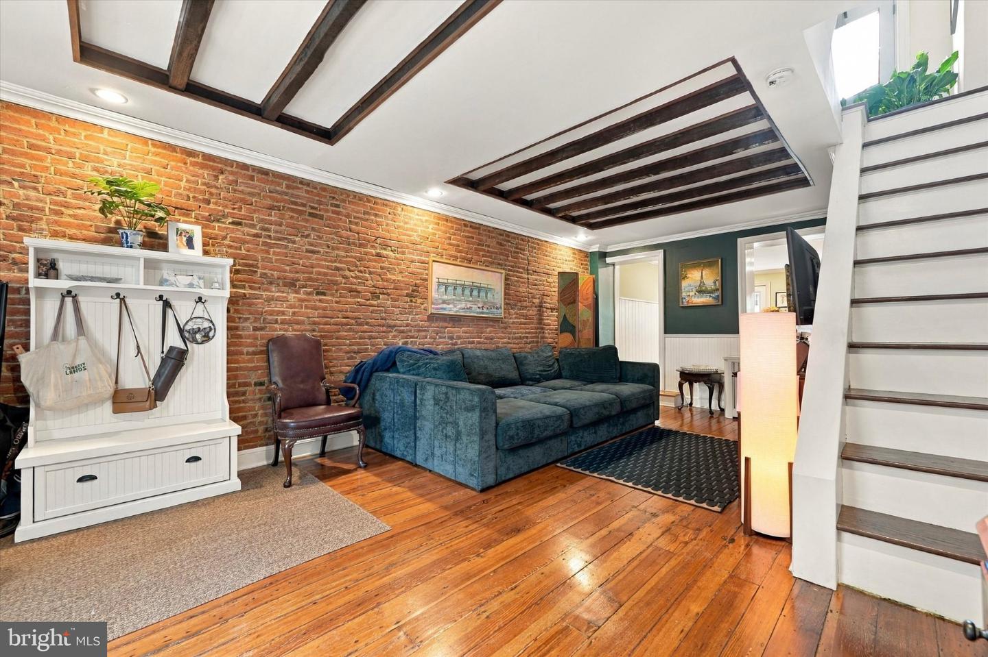 212 W Wildey St Property Photo 5