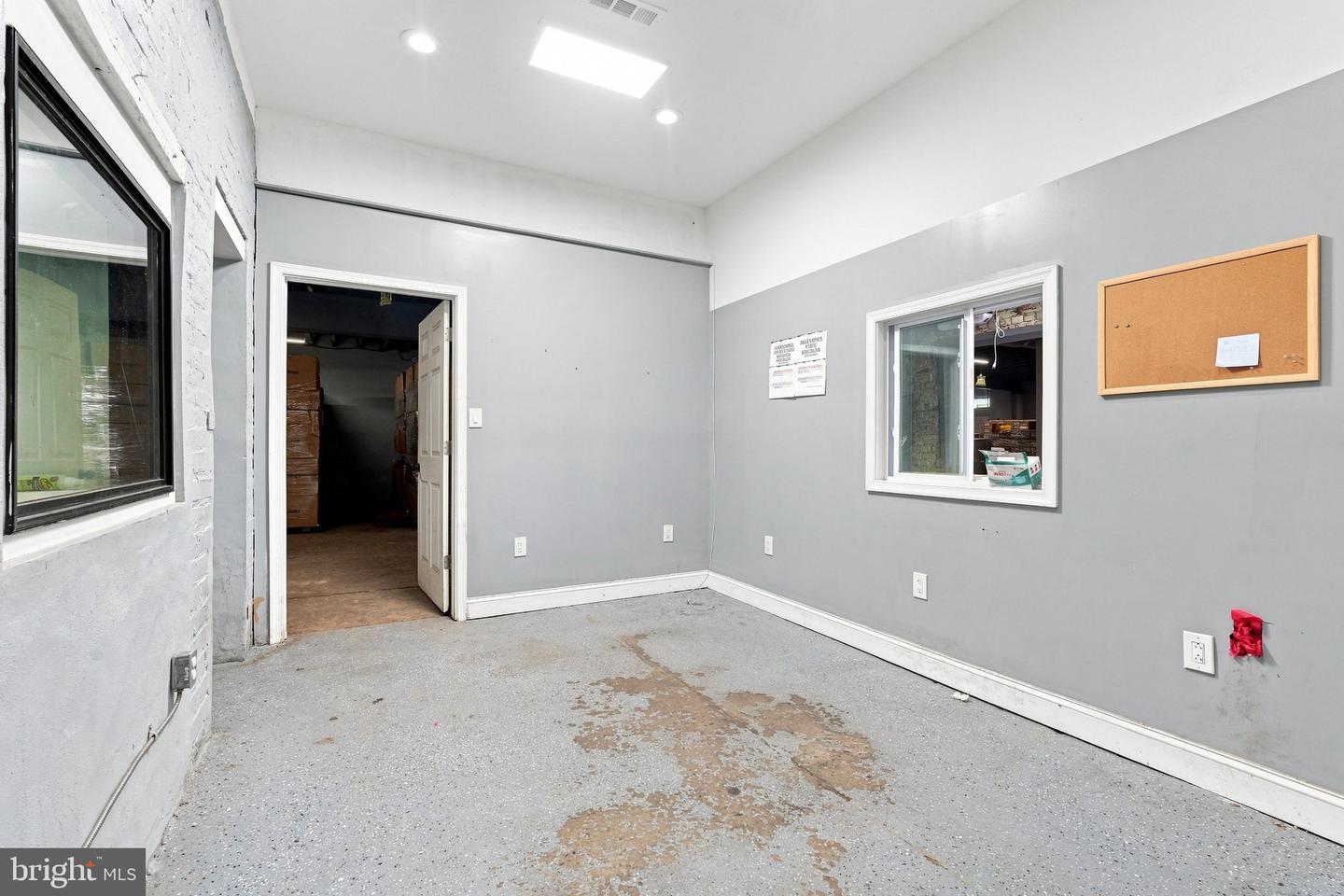 3301 Tulip St Property Photo 7
