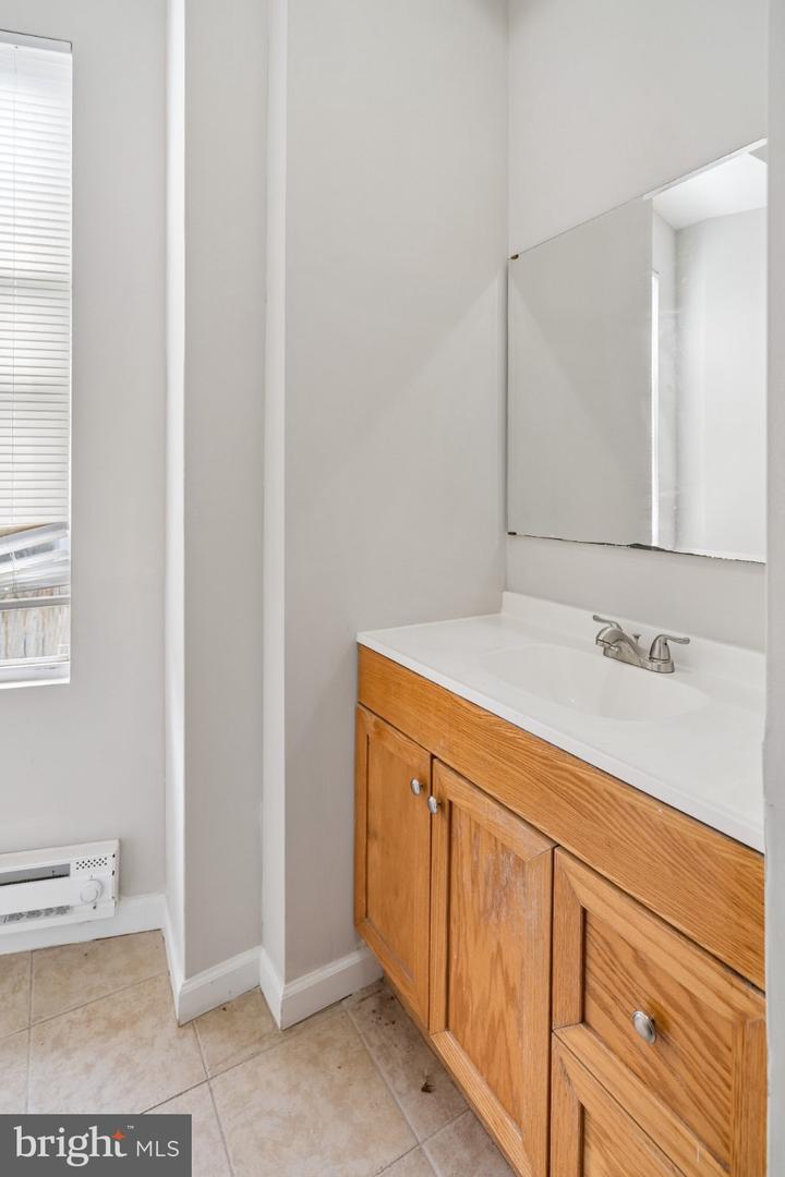 7106 Devon St Property Photo 8