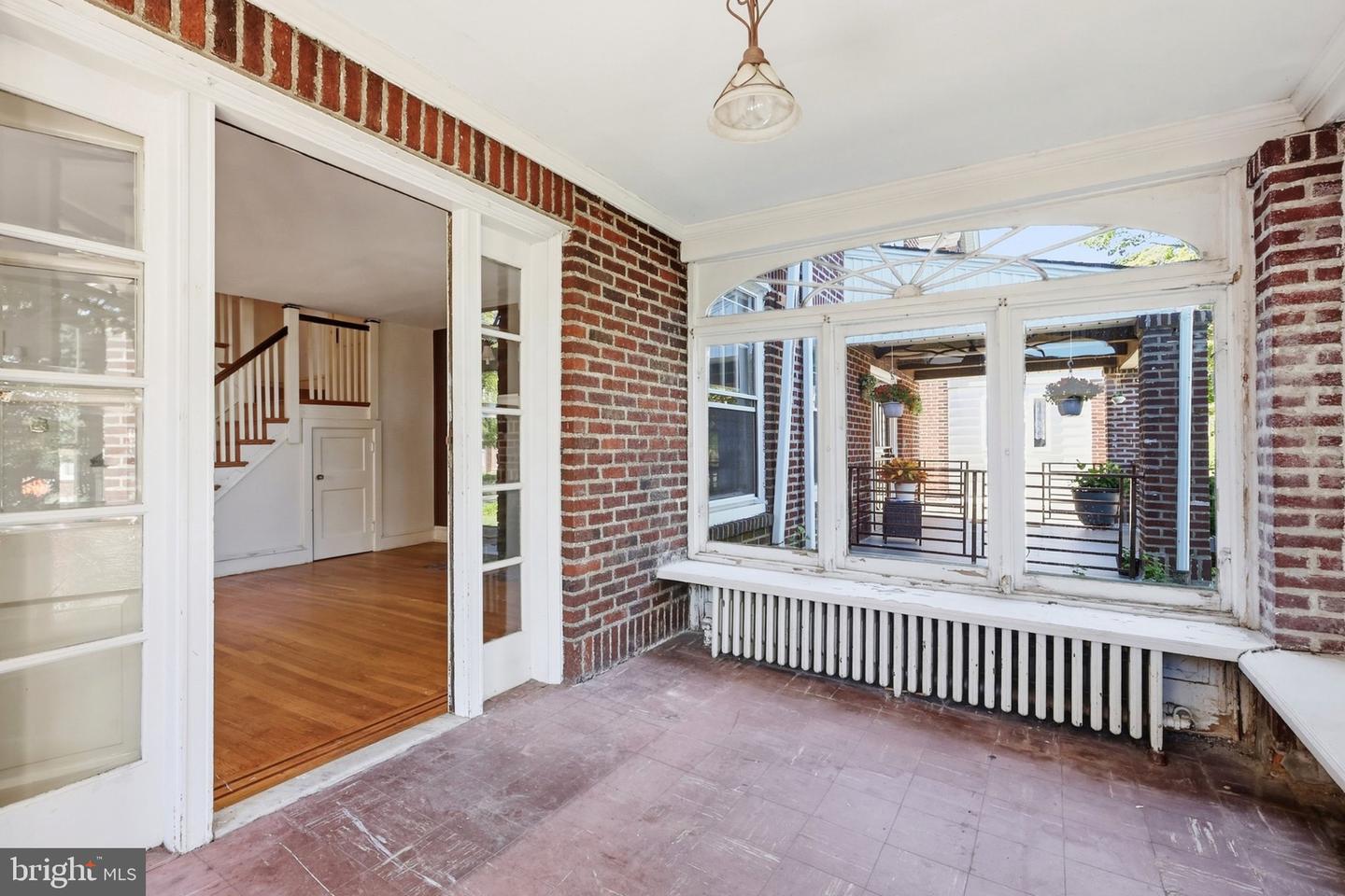 1210 Haworth St Property Photo 4