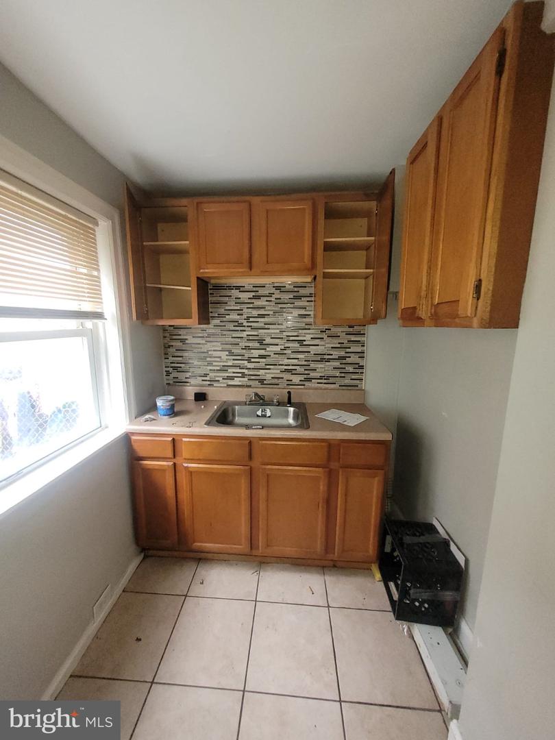 3470 Weikel St Property Photo 5