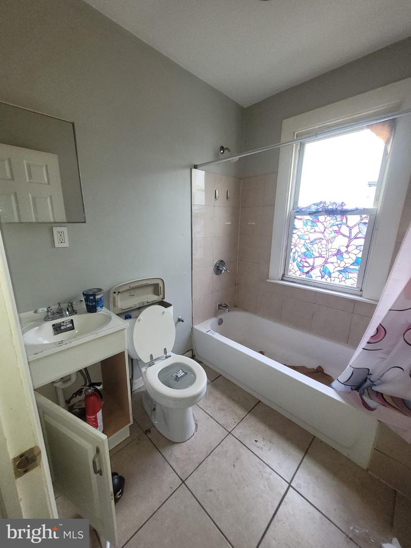 3470 Weikel St Property Photo 10