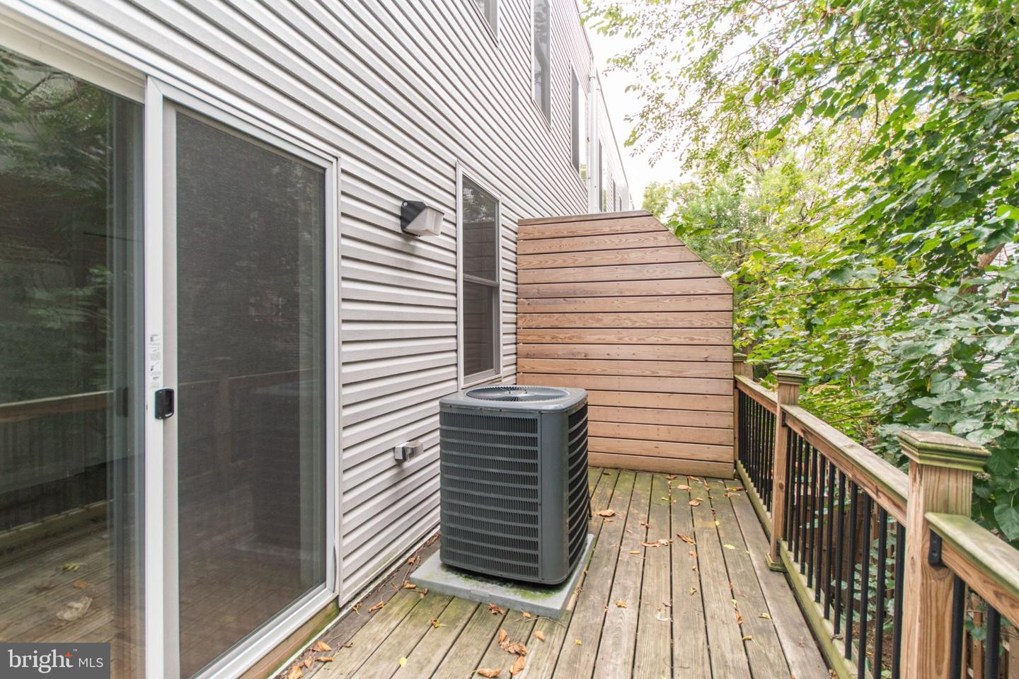 1222 N 7th St #bldg E Unit 2 Property Photo 2