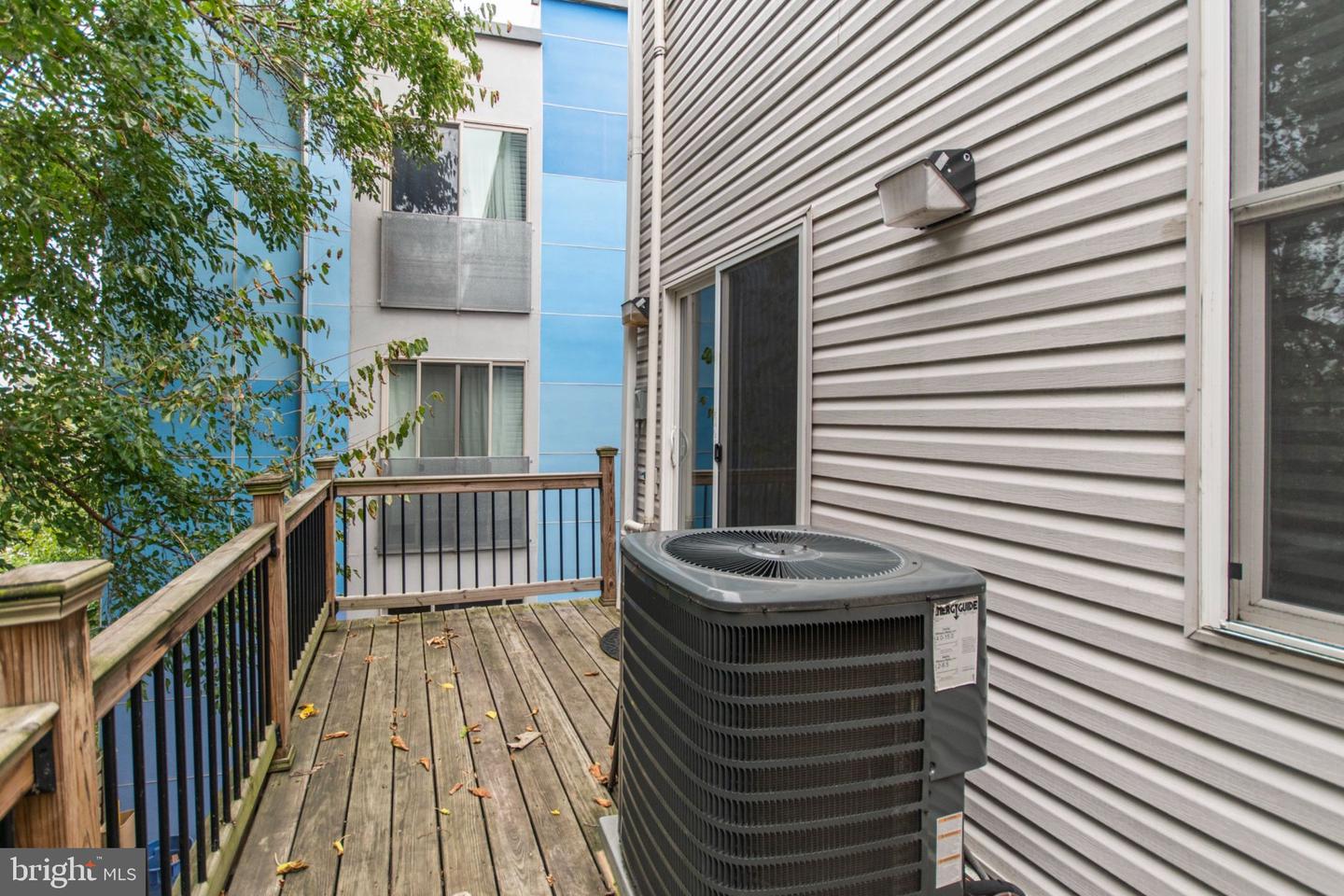 1222 N 7th St #bldg E Unit 2 Property Photo 3