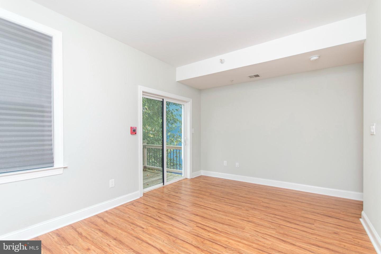 1222 N 7th St #bldg E Unit 2 Property Photo 4