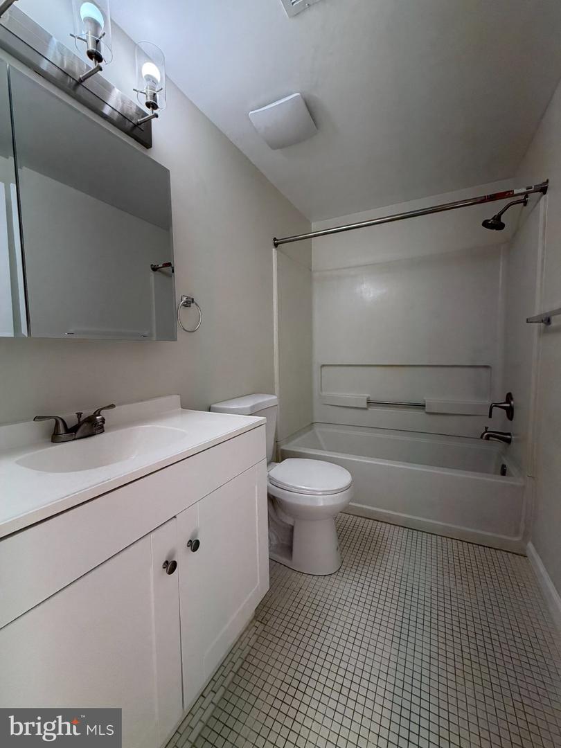 1109 South St #b Property Photo 13