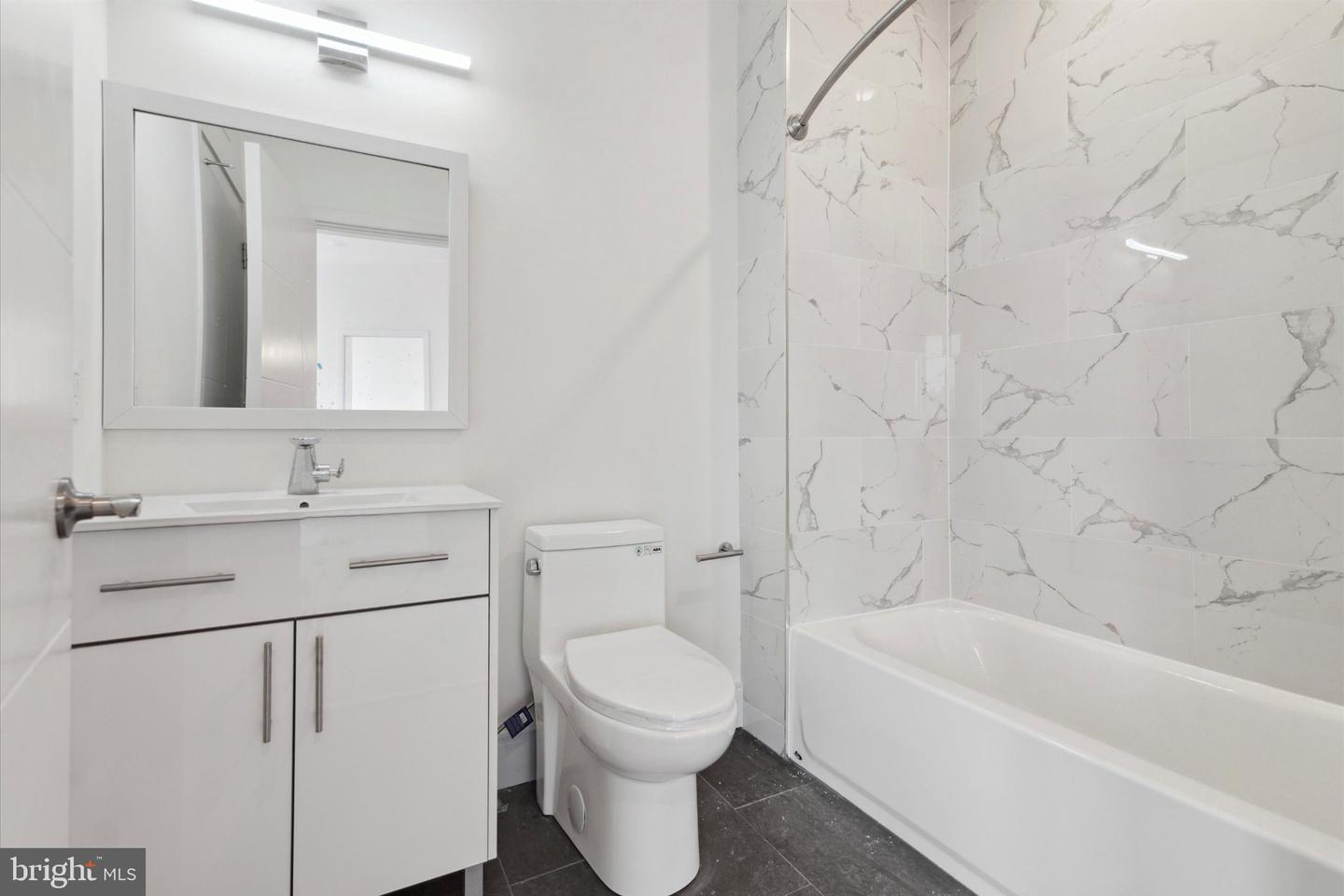 1221 E Fletcher St #310 Property Photo 3