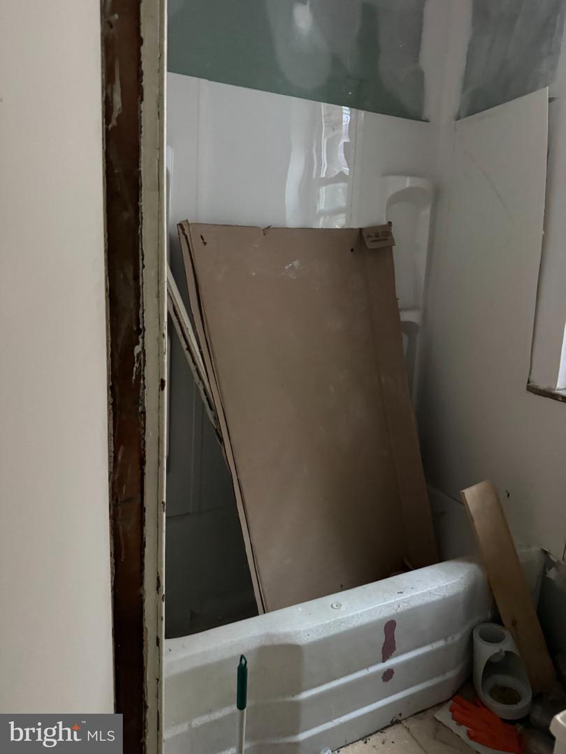 2509 Nicholas St Property Photo 6