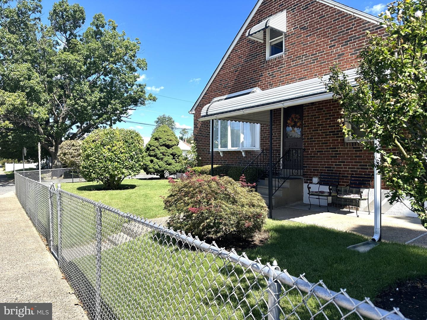9301 Ditman St Property Photo 2
