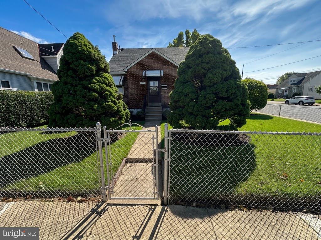 9301 Ditman St Property Photo 3