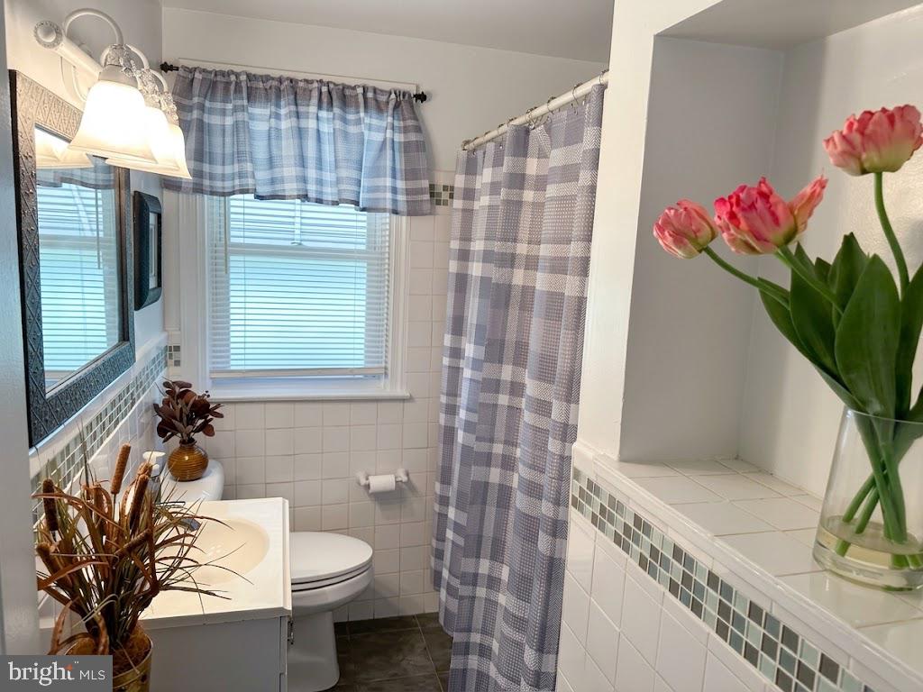 9301 Ditman St Property Photo 17
