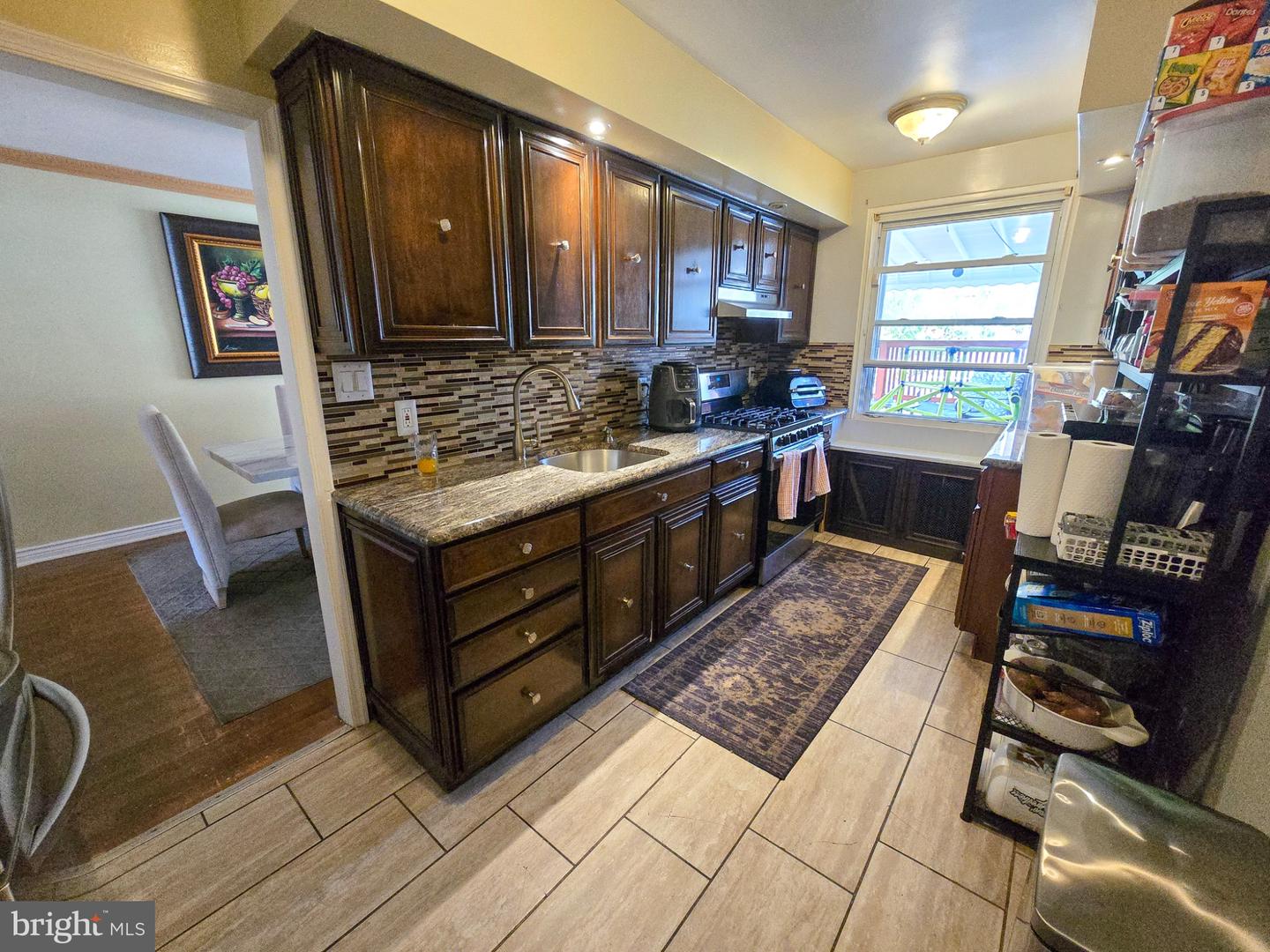 6338 Jackson St Property Photo 4