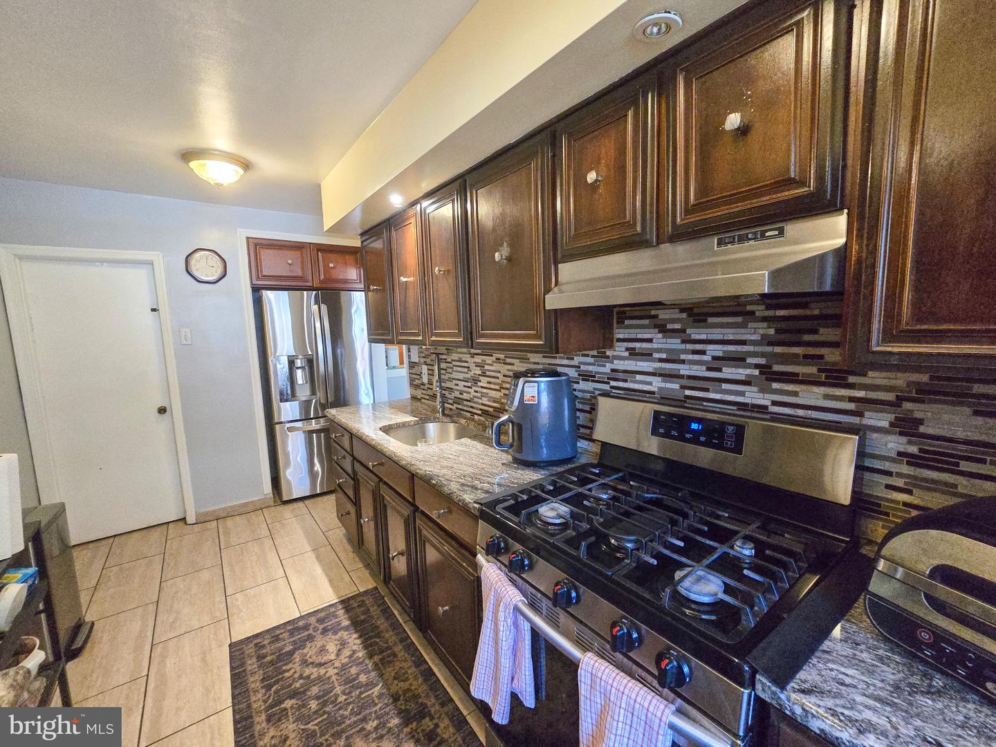 6338 Jackson St Property Photo 5