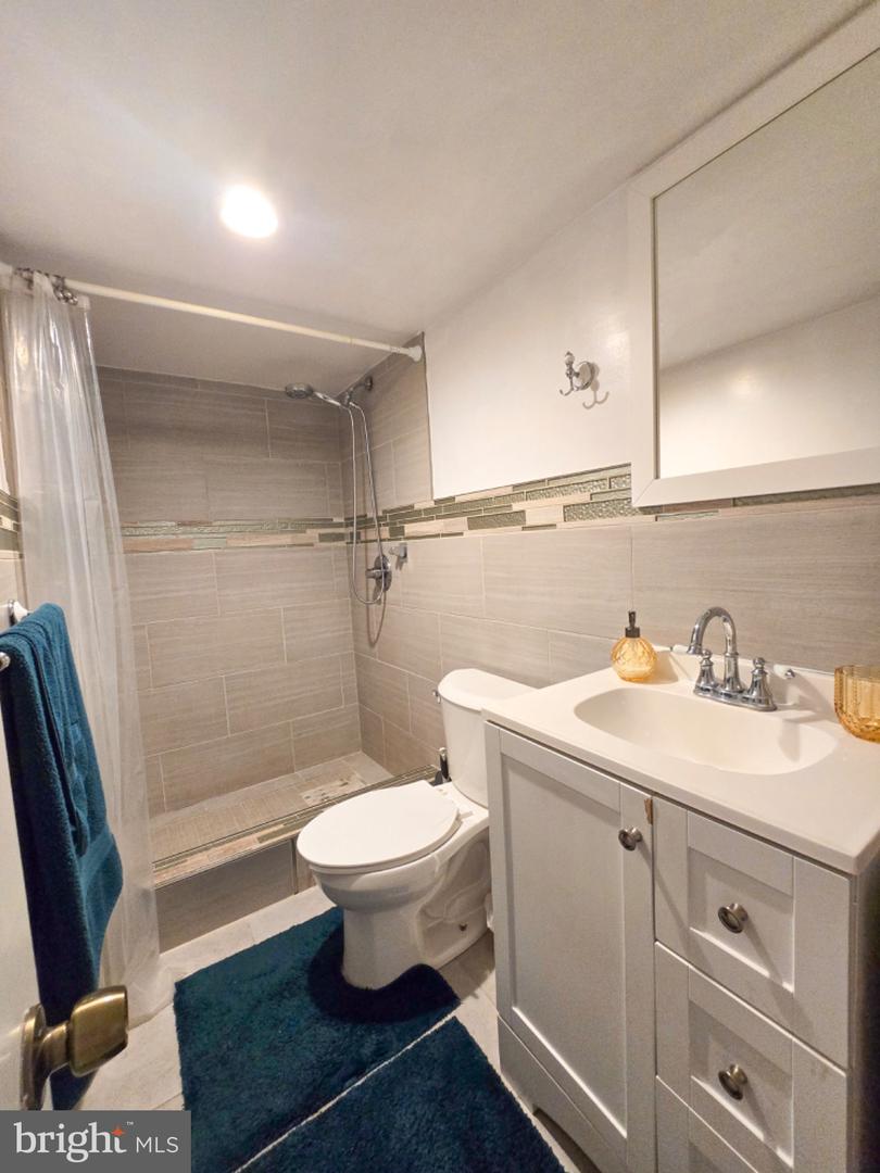 6338 Jackson St Property Photo 8