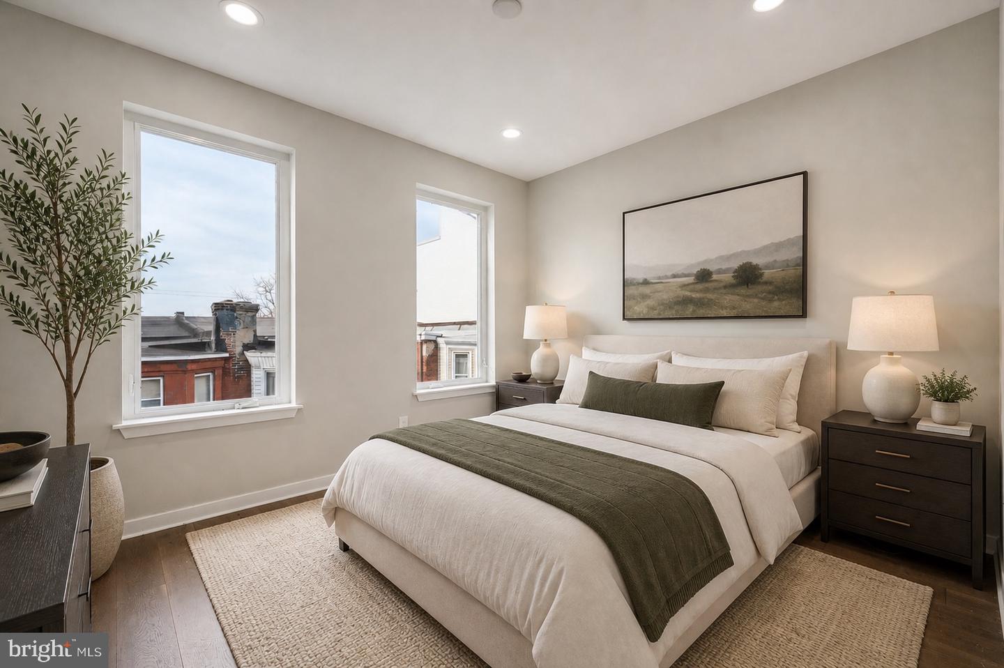 1410 N Dover St Property Photo 8